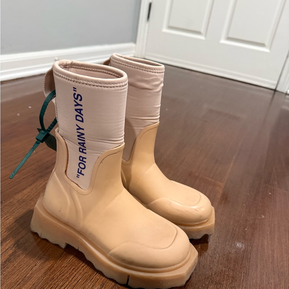 Off-White Beige Boots with Green Tag